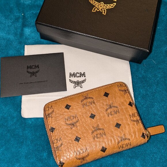 MCM Zip Wallet in Visetos Original New in Box - Picture 2 of 9